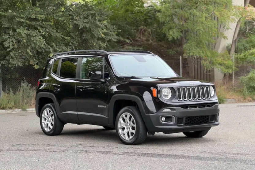 2017 Jeep Renegade Latitude North Edition photo 1