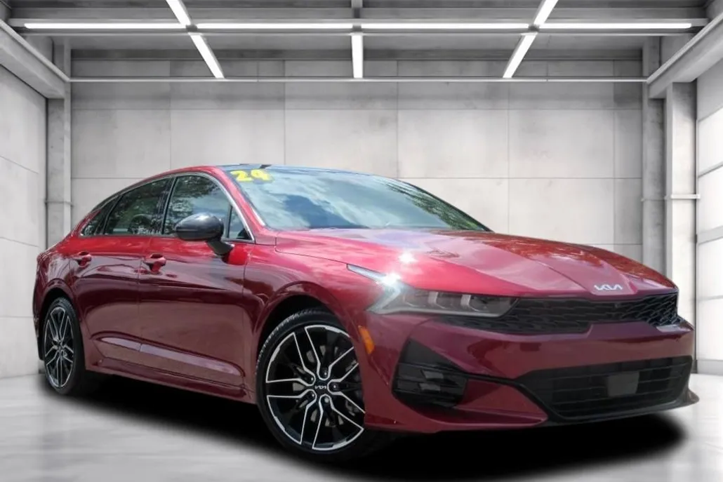 2024 Kia K5 GT photo 1