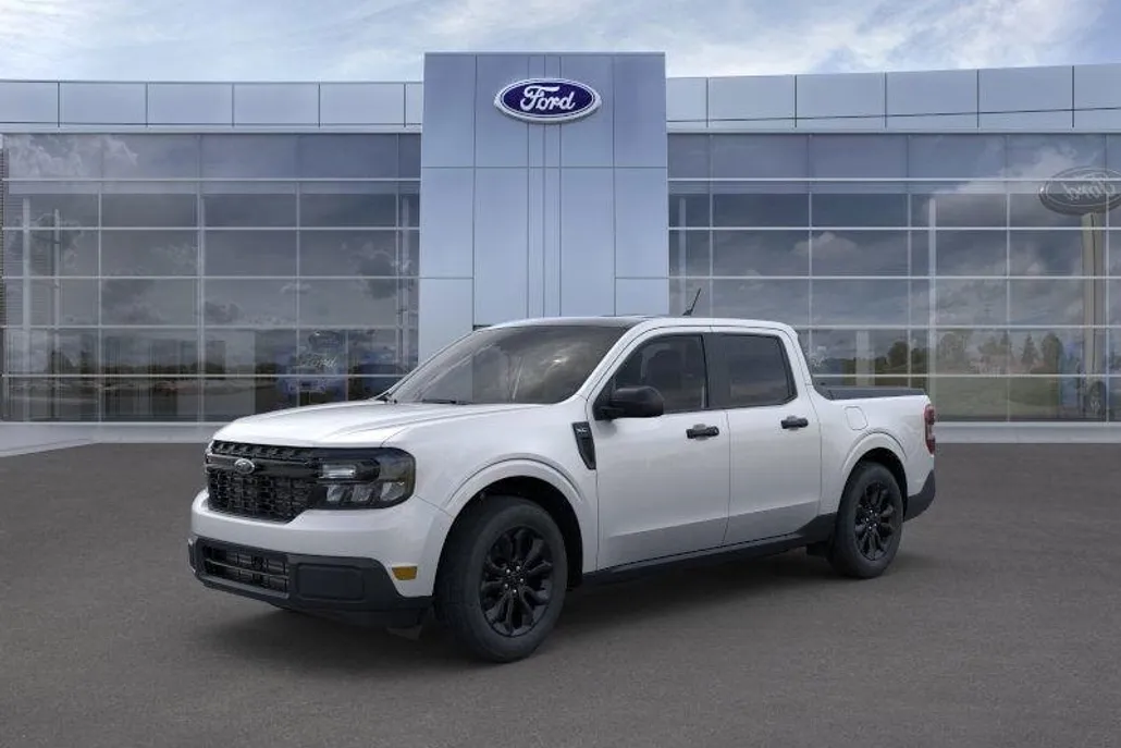 2024 Ford Maverick XLT photo 1