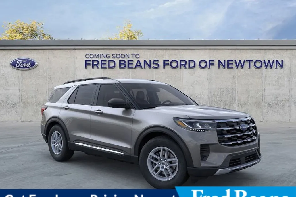 2025 Ford Explorer photo 1