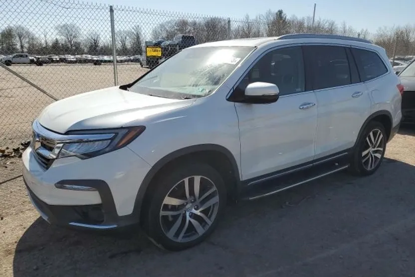 2020 Honda Pilot Touring photo 1