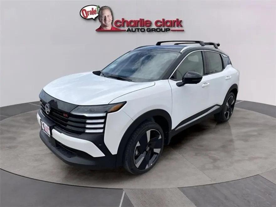 2025 Nissan Kicks SR photo 1