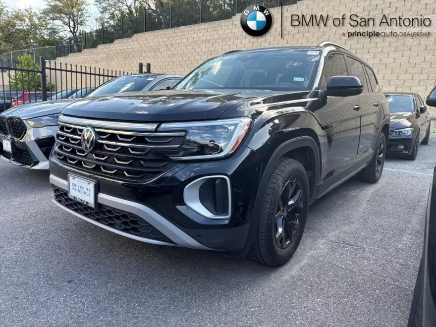 2025 Volkswagen Atlas Peak Edition SE photo 1