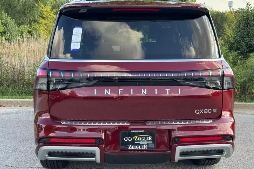 2026 Infiniti QX80 Luxe photo 1