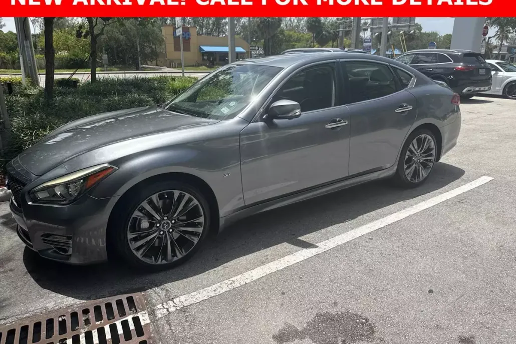 2017 Infiniti Q70 3.7 photo 1