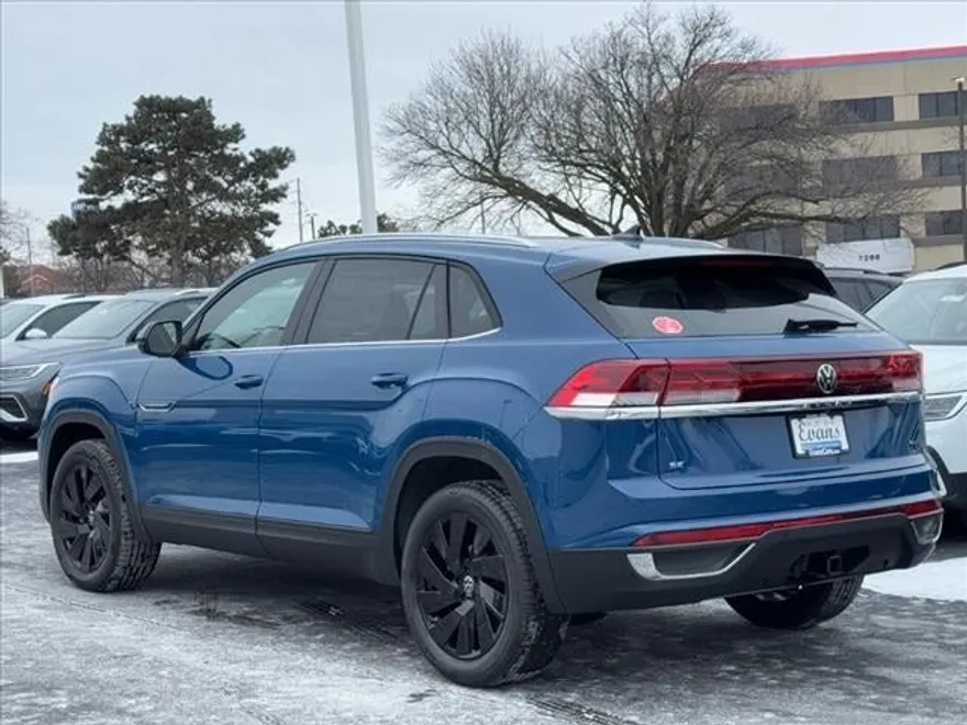 2025 Volkswagen Atlas Cross Sport SE Technology photo 1