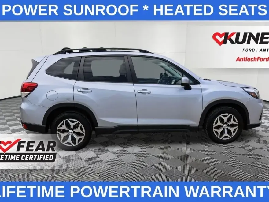 2021 Subaru Forester Premium photo 1