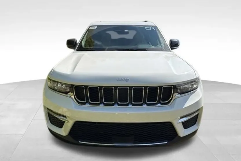 2025 Jeep Grand Cherokee Limited photo 1