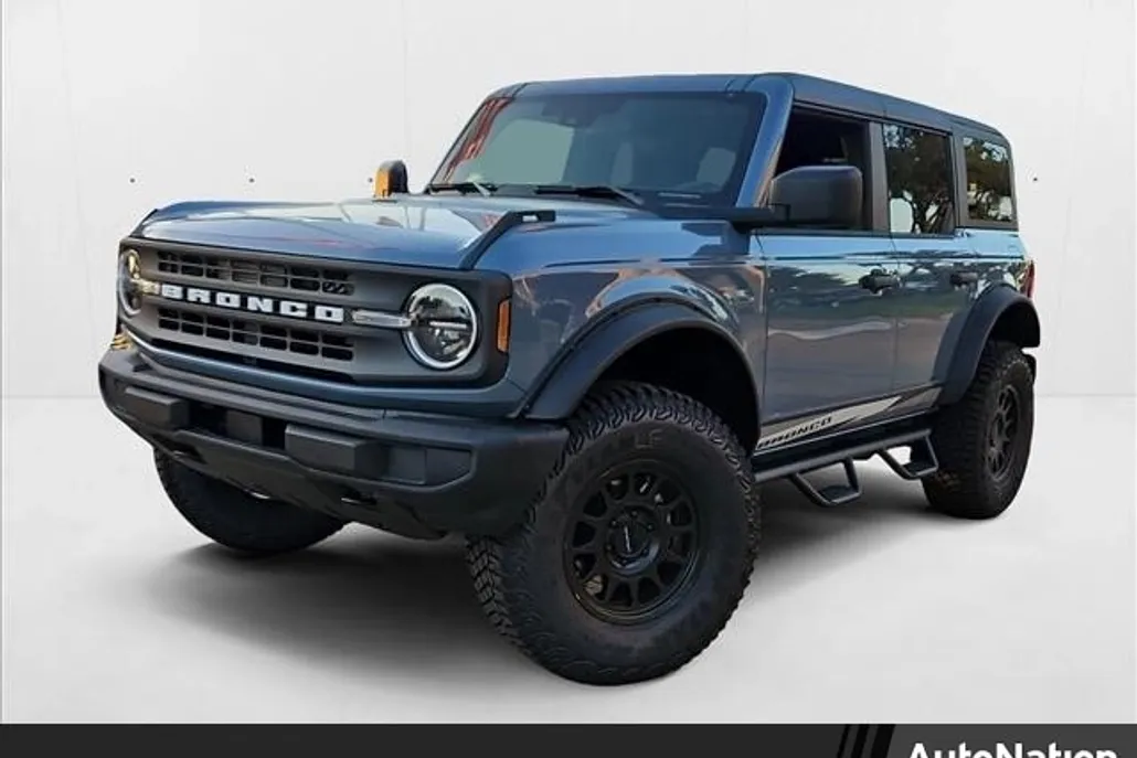 2025 Ford Bronco Base photo 1
