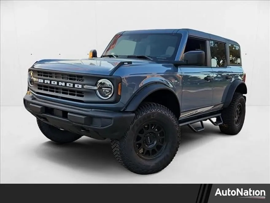 2025 Ford Bronco Base photo 1