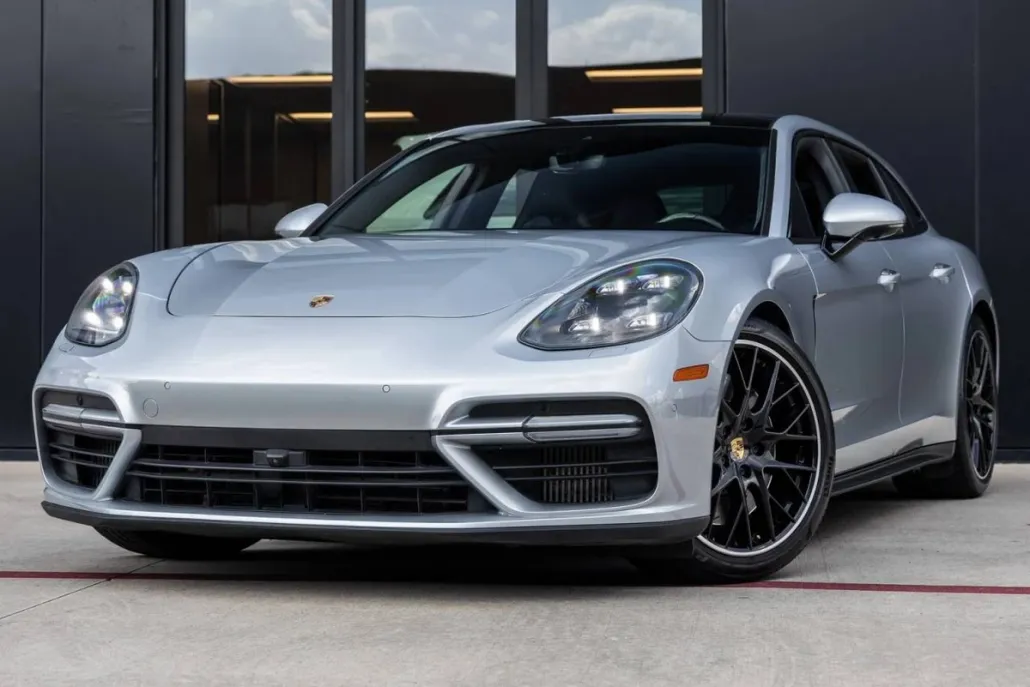 2018 Porsche Panamera Turbo Sport Turismo photo 1