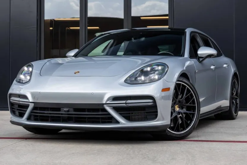 2018 Porsche Panamera Turbo Sport Turismo photo 1