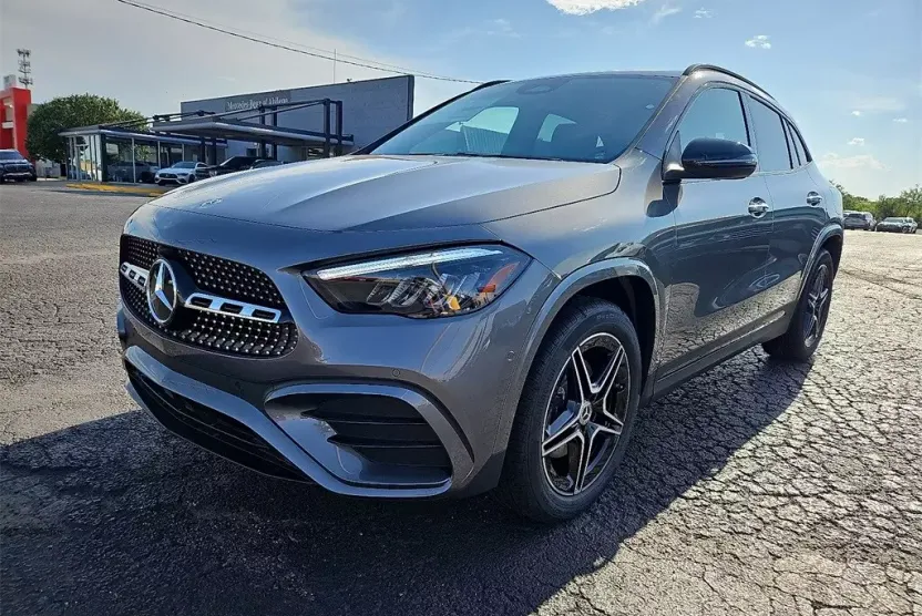 2026 Mercedes Benz GLA 250 photo 1