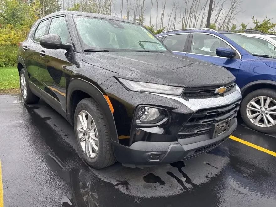 2022 Chevrolet Trailblazer LS photo 1