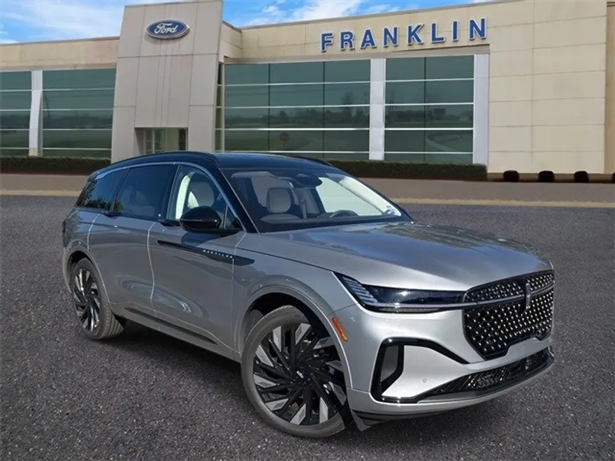 2025 Lincoln Nautilus Black Label photo 1