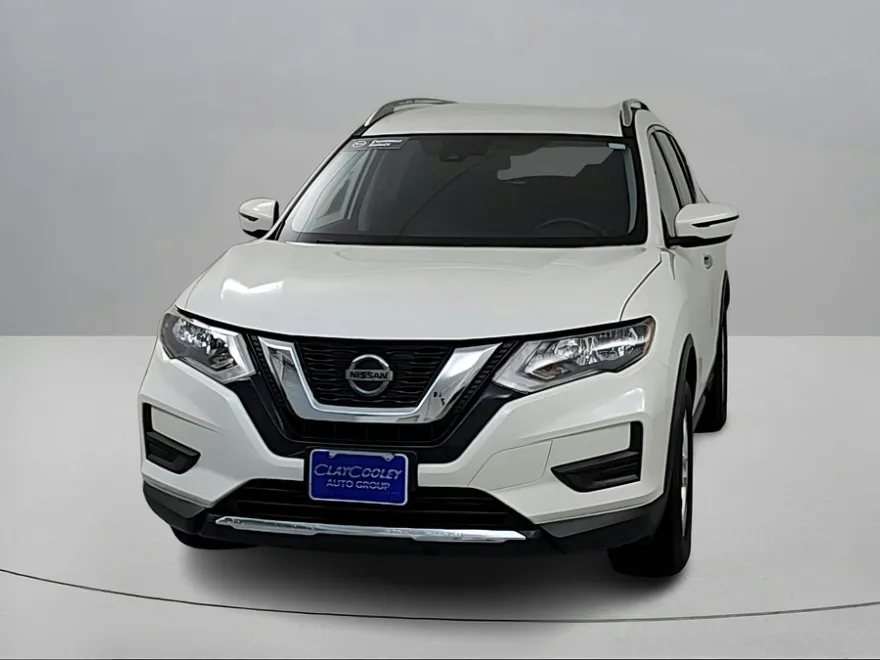 2020 Nissan Rogue SV photo 1