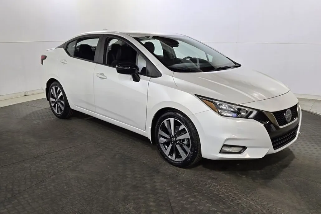 2020 Nissan Versa 1.6 SR photo 1