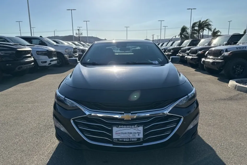 2023 Chevrolet Malibu 1LT photo 1