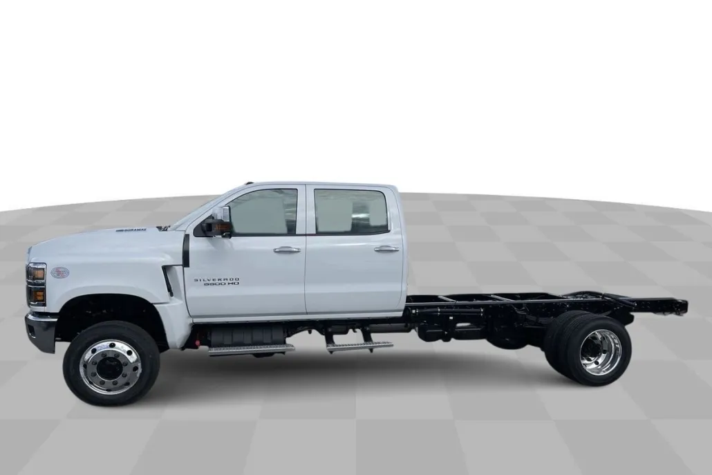 2024 Chevrolet Silverado 5500HD Work Truck photo 1