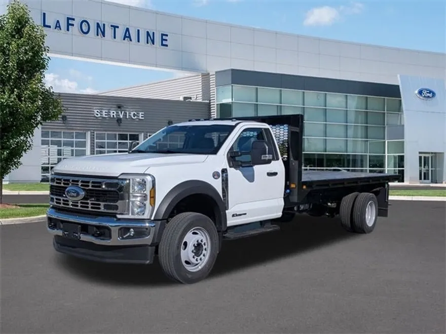 2025 Ford F-600 photo 1