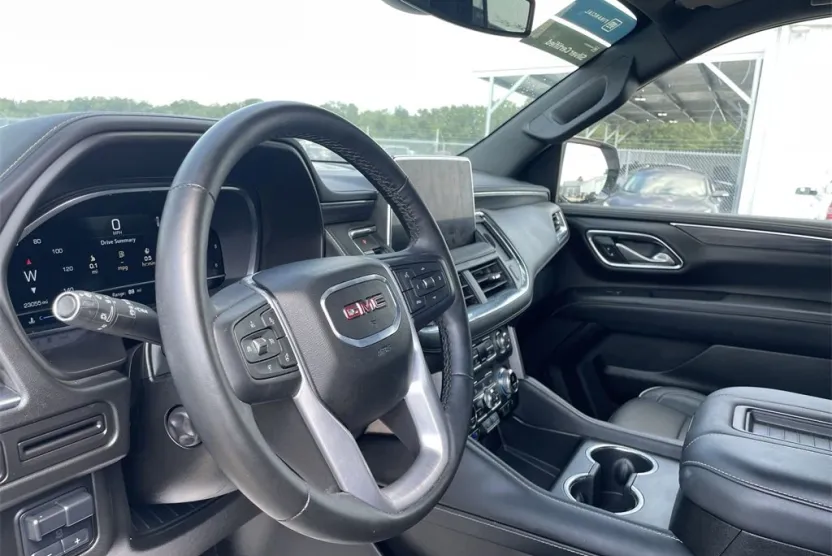 2024 Gmc Yukon XL SLT photo 1