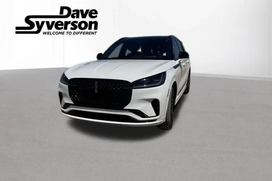 2025 Lincoln Aviator Black Label photo 1