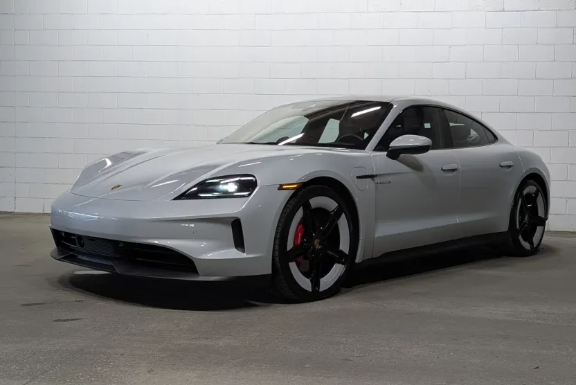 2025 Porsche Taycan 4S photo 1