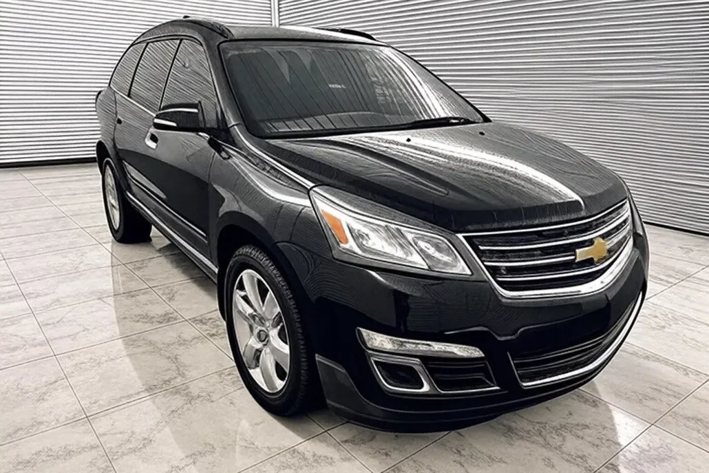 2016 Chevrolet Traverse 1LT photo 1