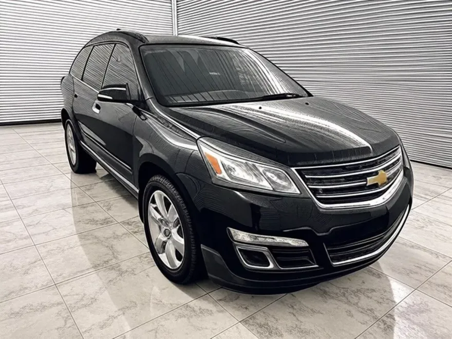 2016 Chevrolet Traverse 1LT photo 1
