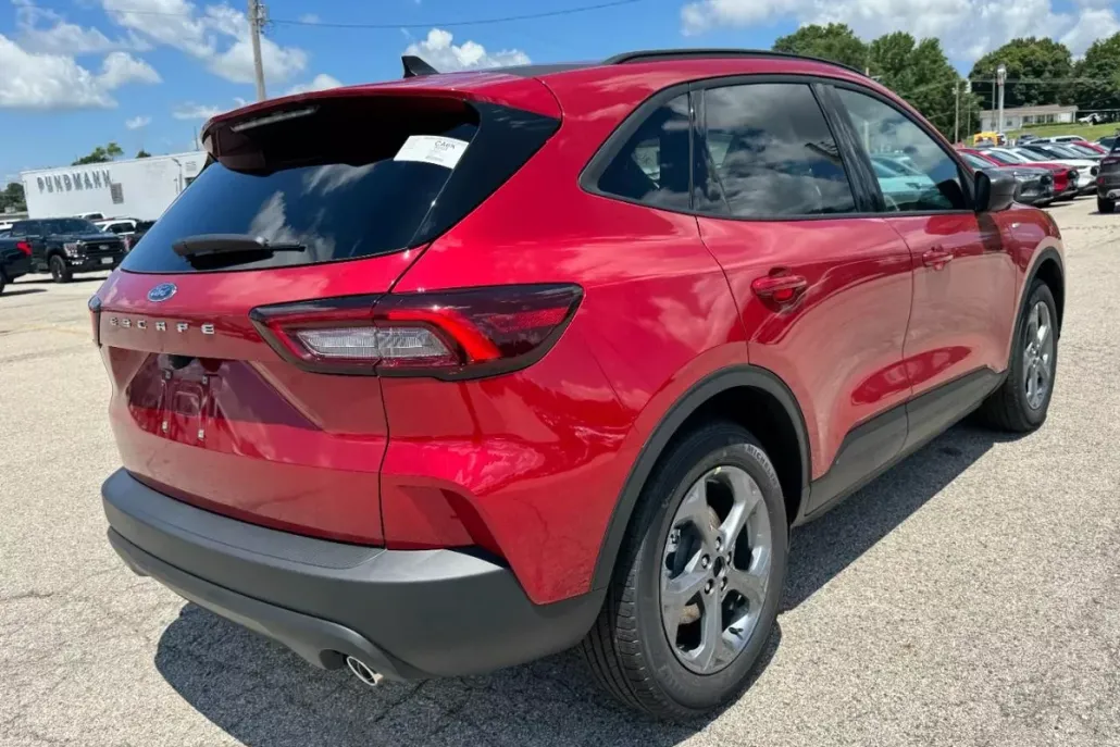 2025 Ford Escape ST-Line photo 1