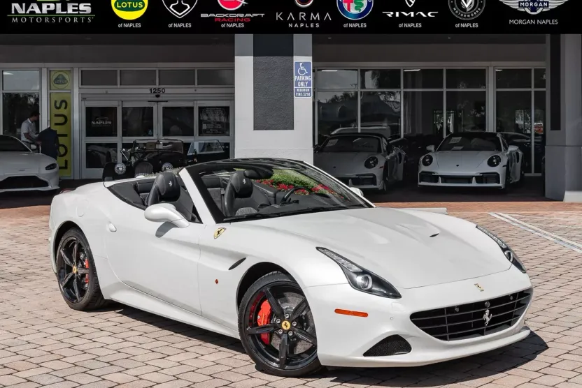2015 Ferrari California T photo 1