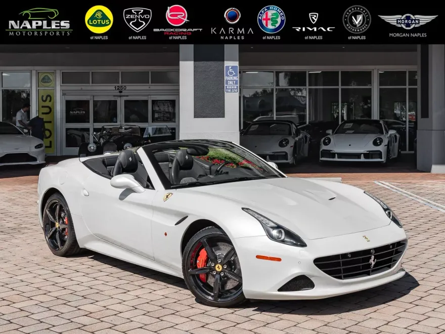 2015 Ferrari California T photo 1