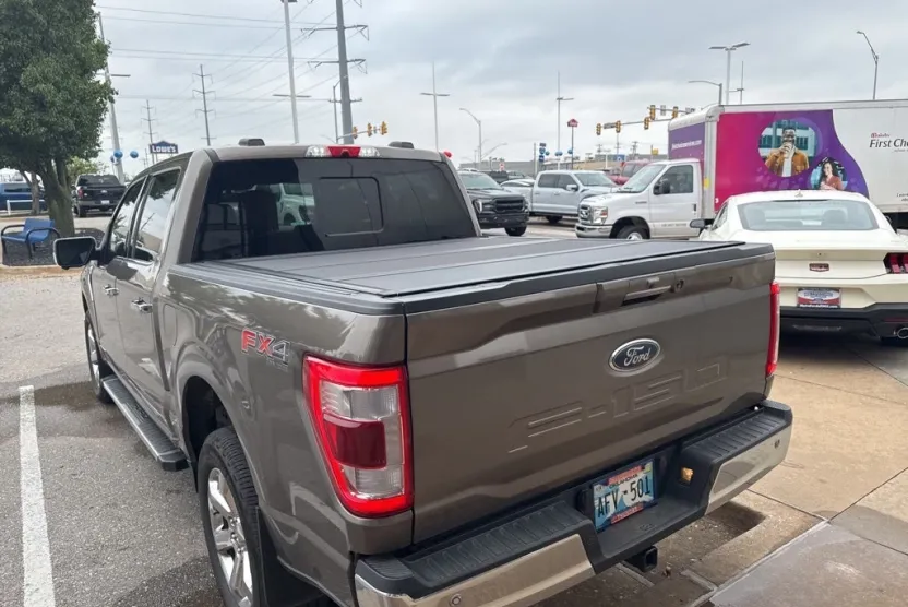 2023 Ford F-150 Lariat photo 1