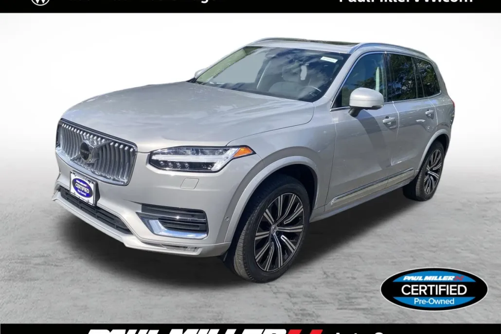 2023 Volvo XC90 AWD Plus photo 1