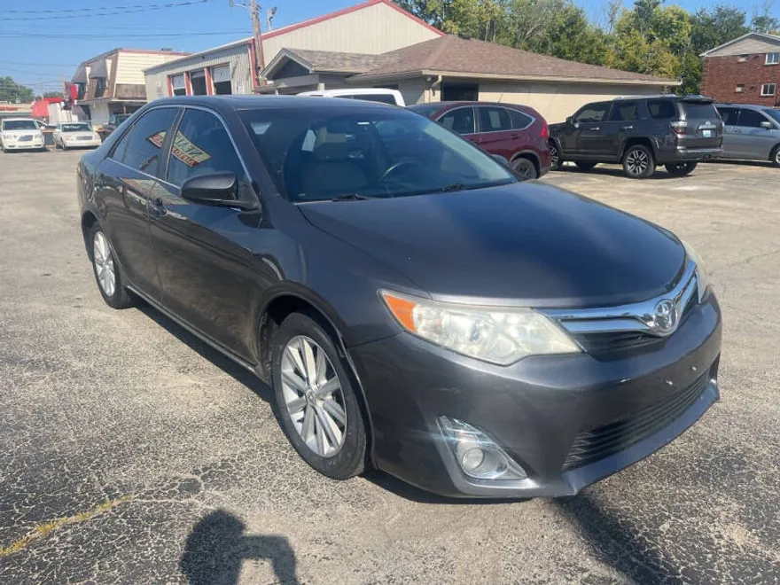 2012 Toyota Camry XLE photo 1