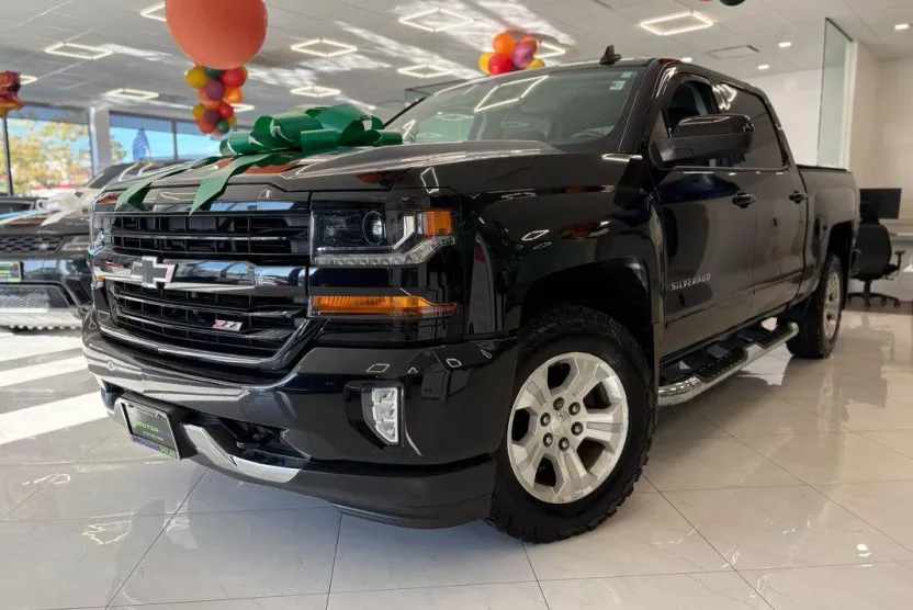 2018 Chevrolet Silverado 1500 photo 1