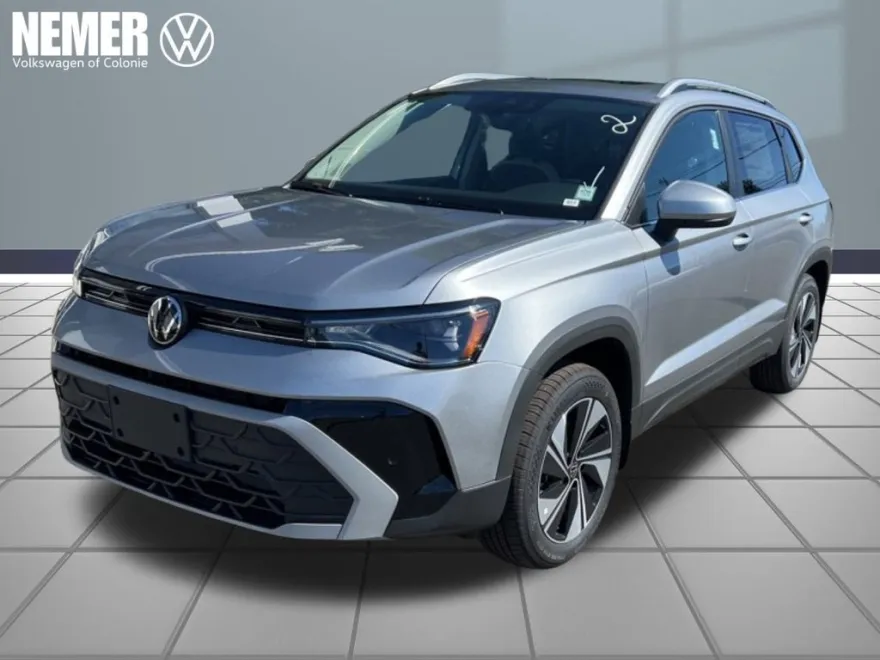 2025 Volkswagen Taos SE photo 1