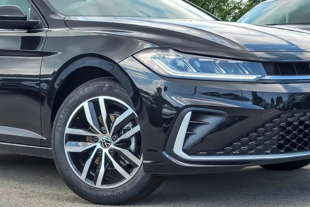 2025 Volkswagen Jetta 1.5T SE photo 1