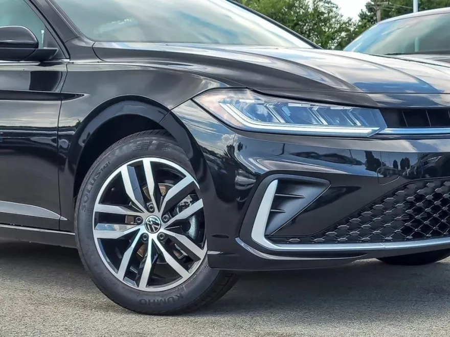 2025 Volkswagen Jetta 1.5T SE photo 1