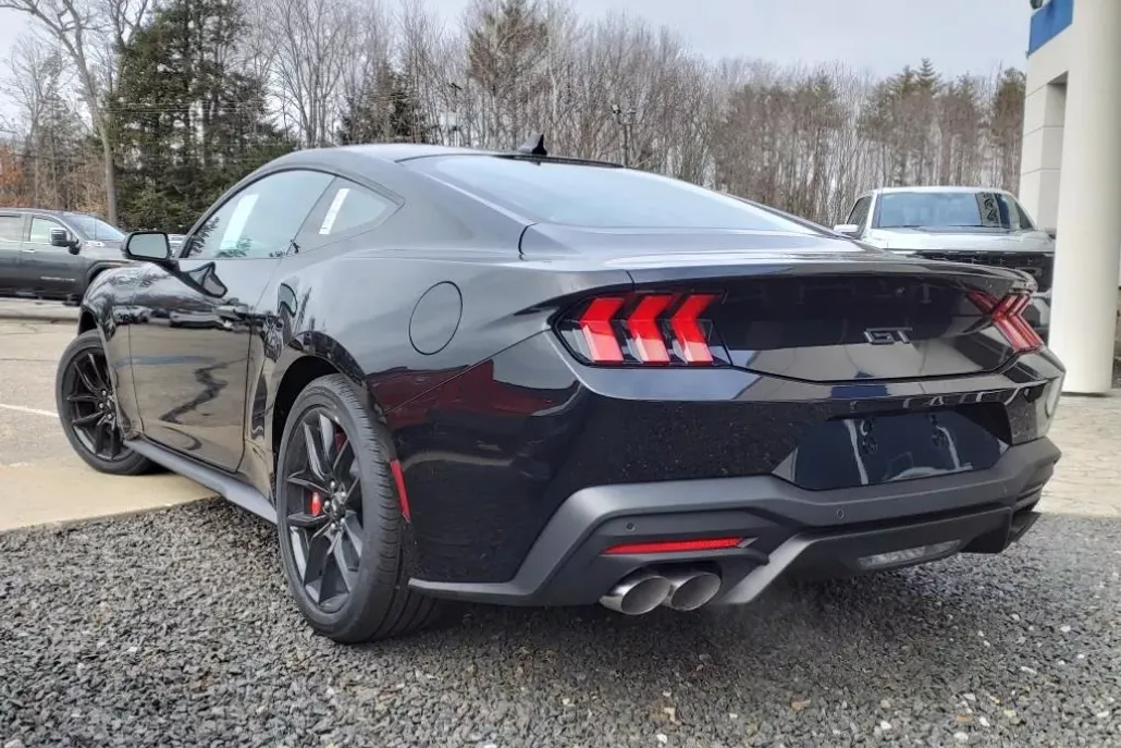 2025 Ford Mustang GT Premium photo 1