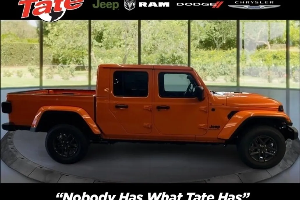 2025 Jeep Gladiator Sport photo 1
