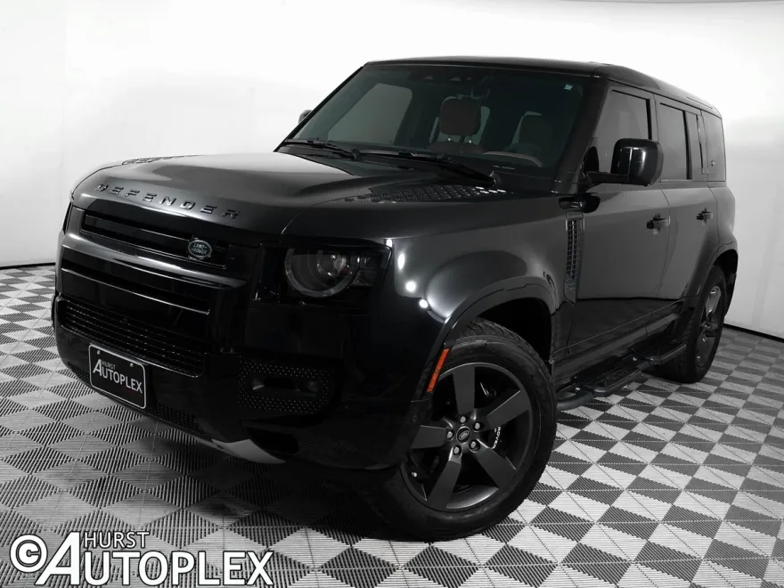 2023 Land Rover Defender 110 photo 1