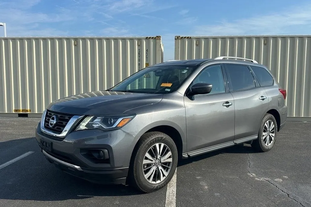 2019 Nissan Pathfinder 4x4 SV photo 1