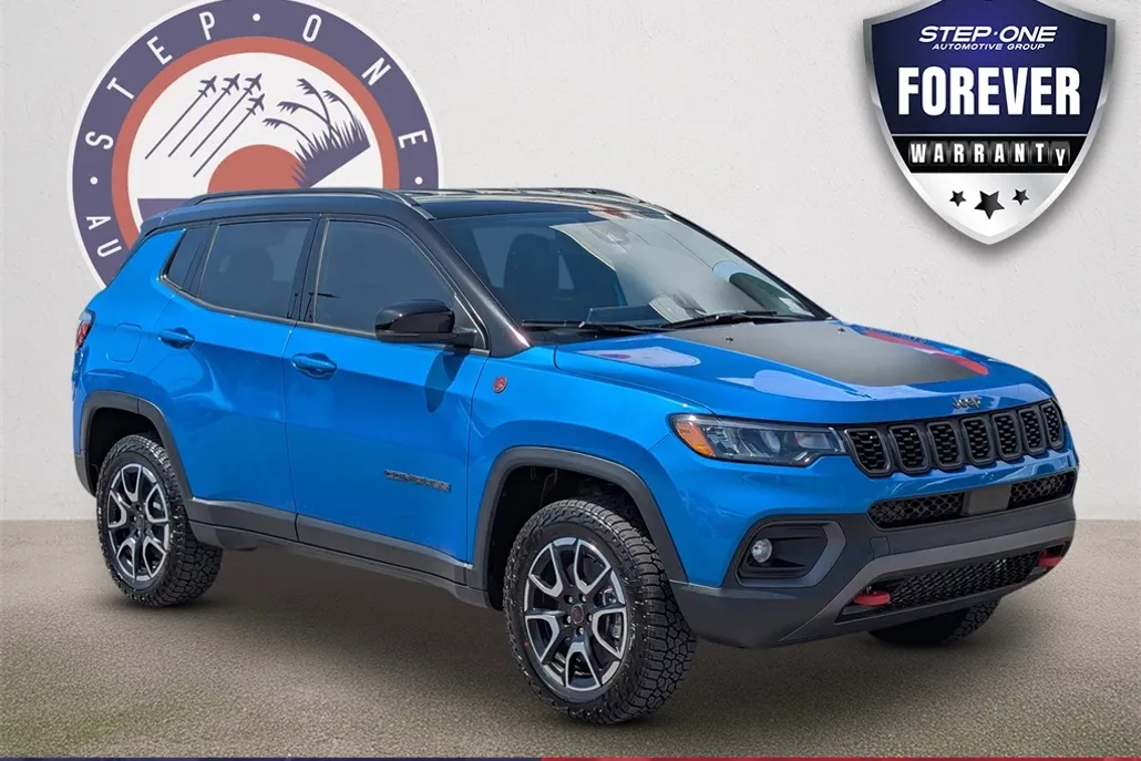 2026 Jeep Compass Trailhawk photo 1