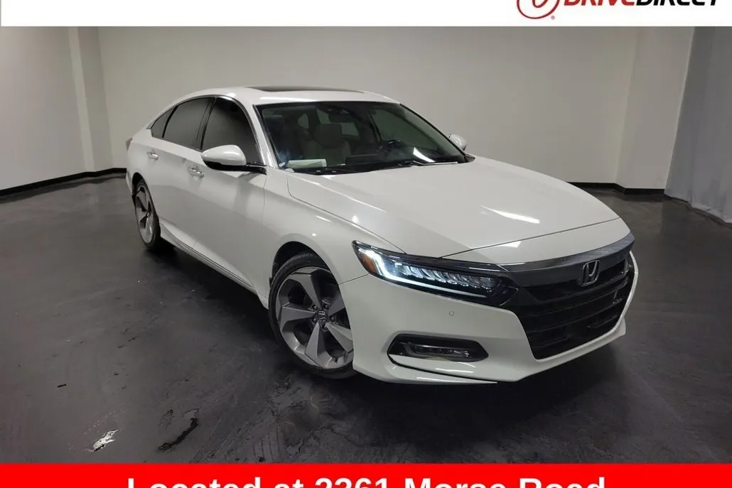 2020 Honda Accord Touring 2.0T photo 1