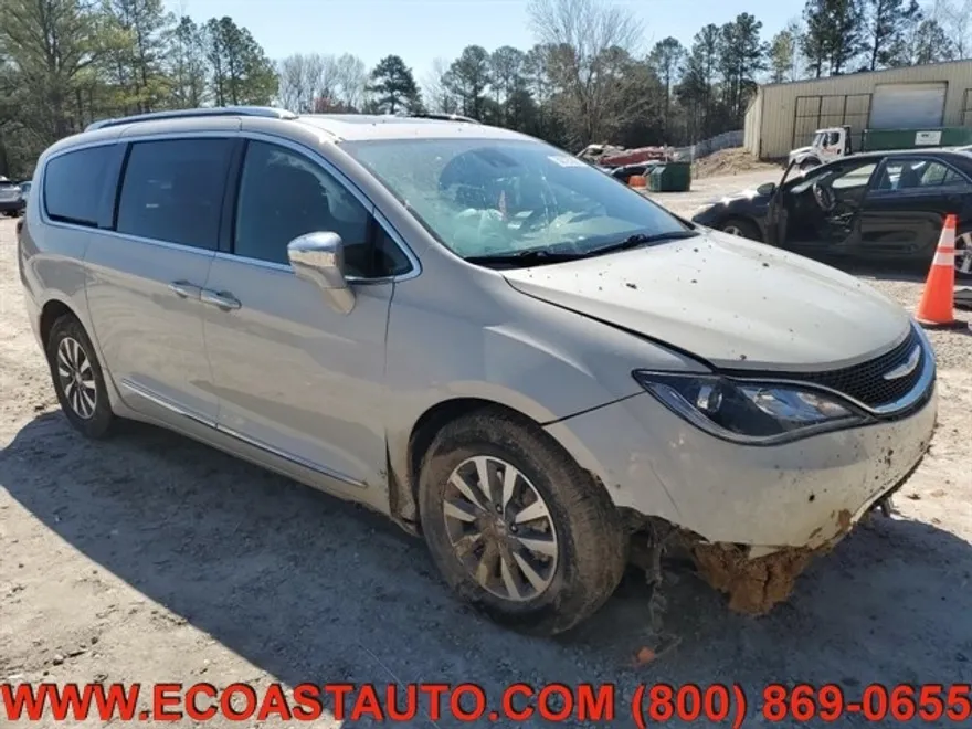 2020 Chrysler Pacifica Hybrid Limited photo 1