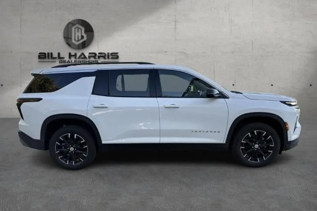2024 Chevrolet Traverse 1LT photo 1
