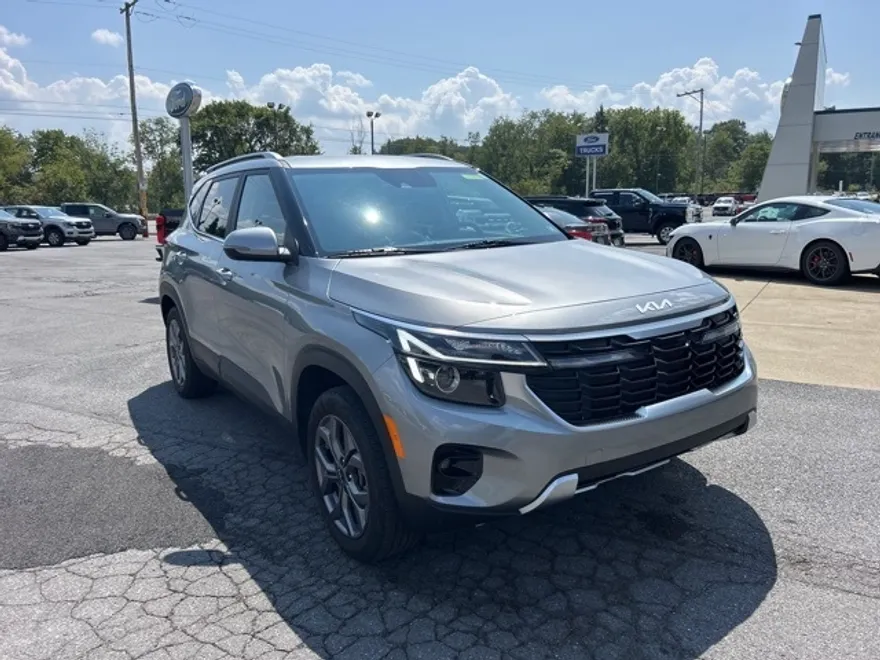 2024 Kia Seltos S photo 1