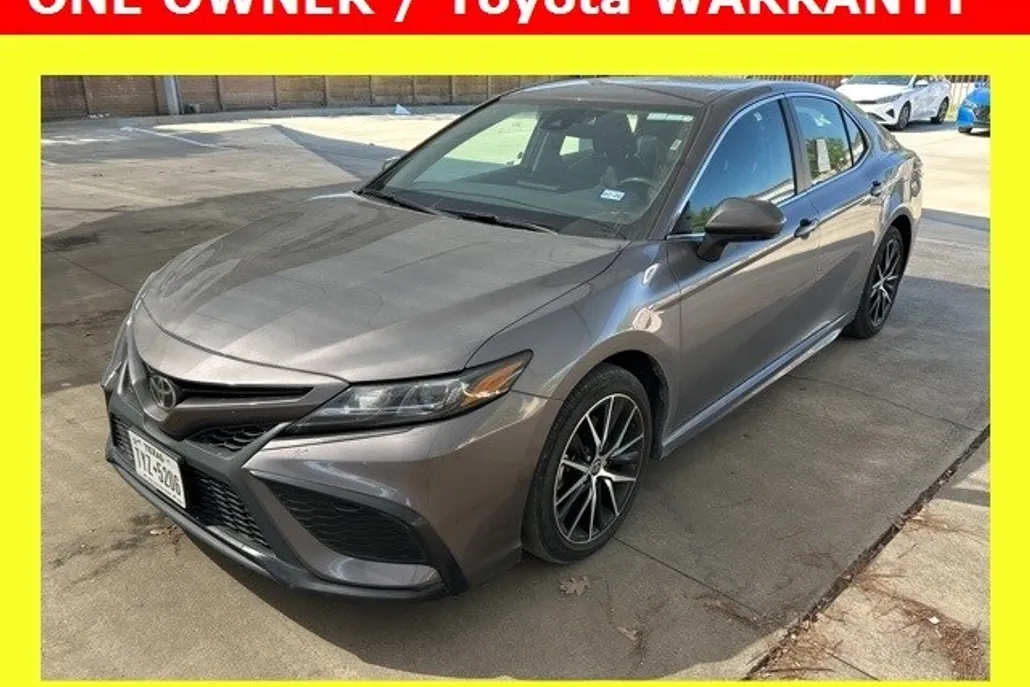 2024 Toyota Camry SE photo 1