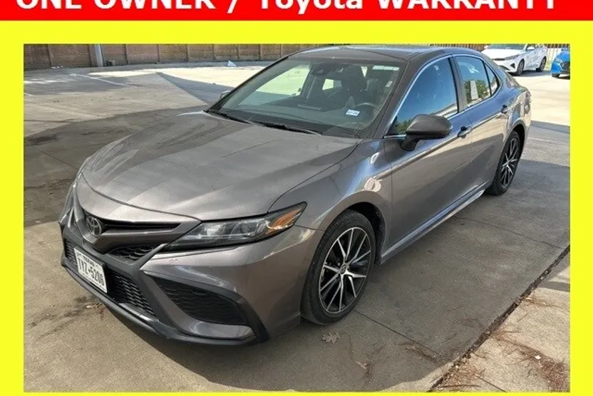 2024 Toyota Camry SE photo 1